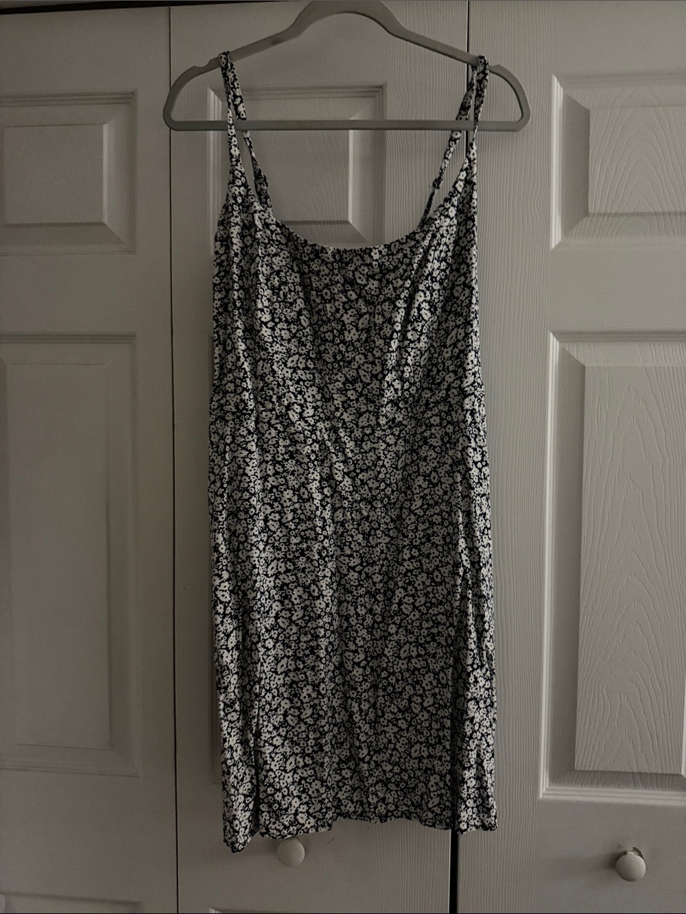 Floral linen Dress - navy & White